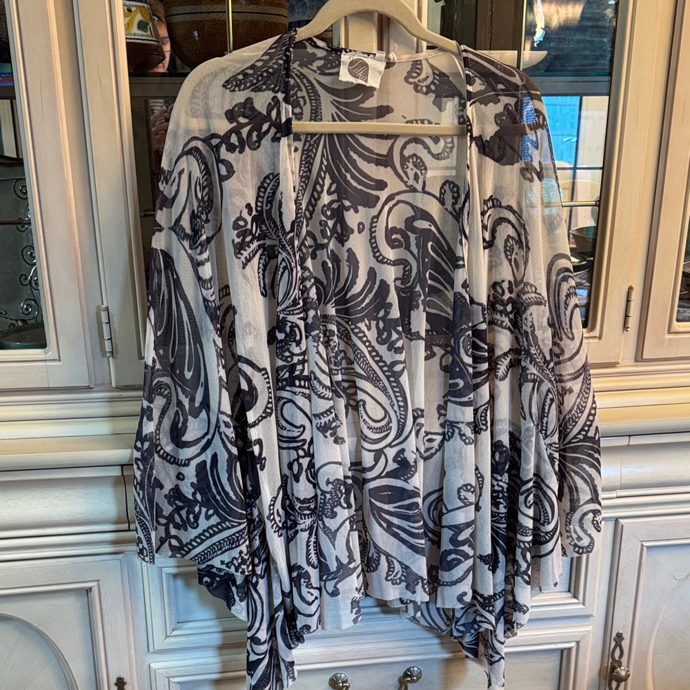 Anthropologie Black and Creamy Off-White Kimono Cardigan Ruana